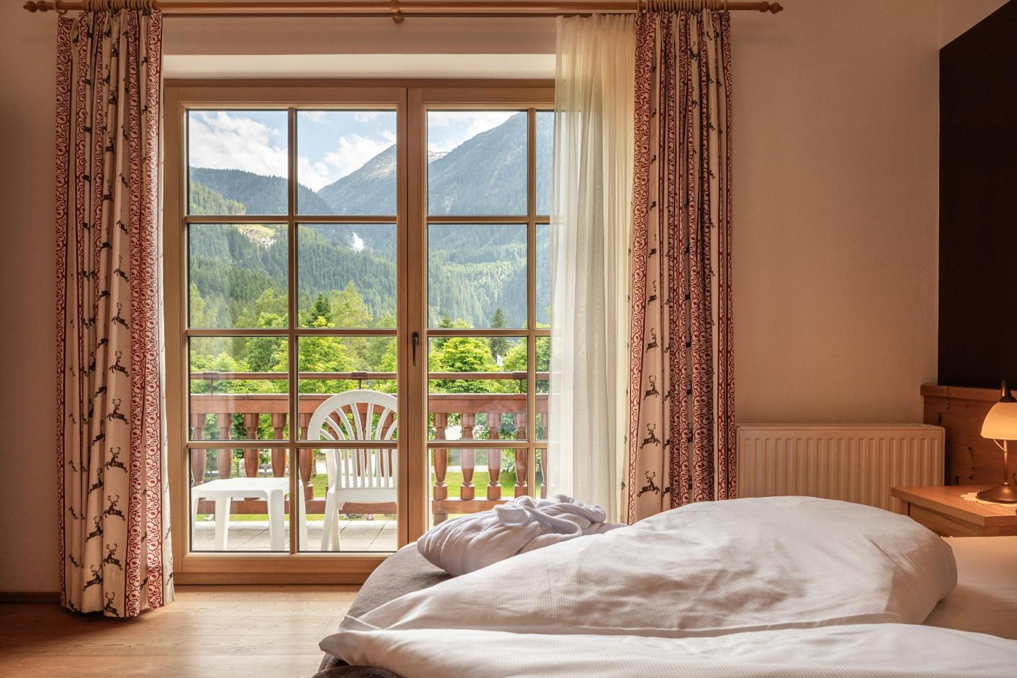 Hotel Krimmlerfaelle エクステリア 写真