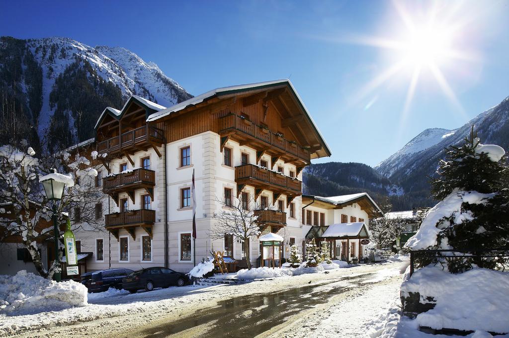 Hotel Krimmlerfaelle エクステリア 写真
